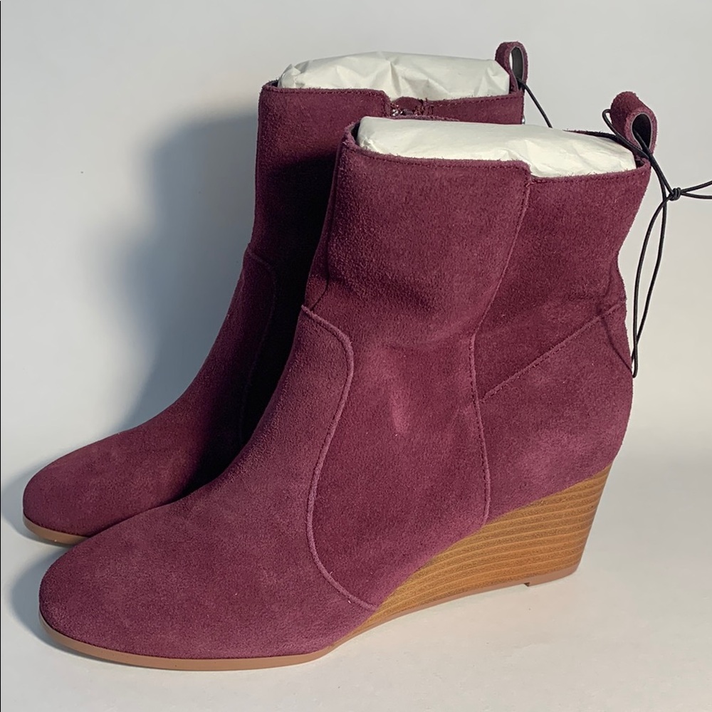 Violet & Red Women's Suede Wedge Heel Boot Burgundy Leather Pull On - Size 8